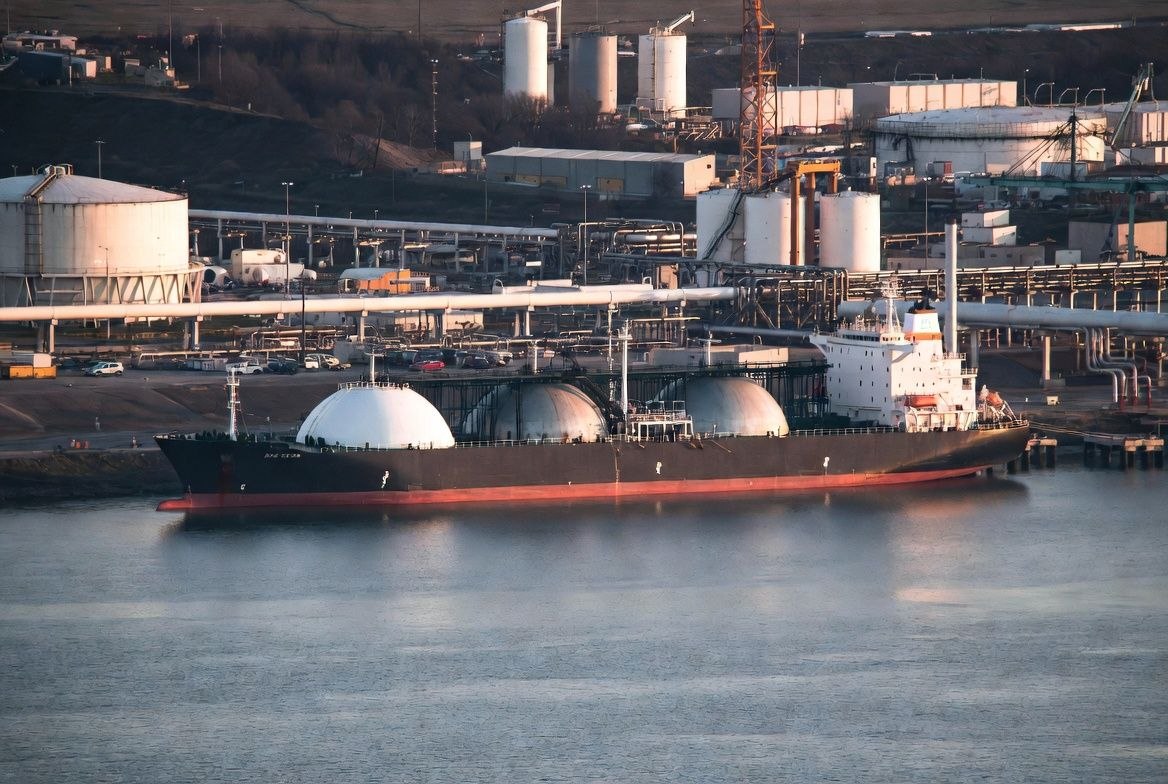 Noticias de petróleo, gas y energía 4 de junio de 2026: datos de la EIA sobre reservas, pronóstico de analistas hasta 2027, OPEP+ 7 de junio, combustible de aviación, GNL y mercado eléctrico