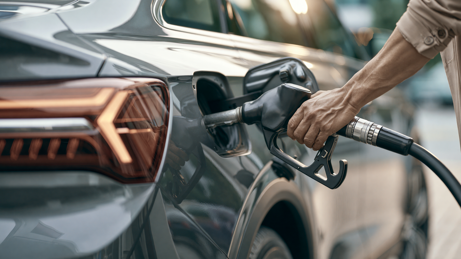 Cómo las restricciones en el comercio de combustibles deben ayudar con los suministros en las estaciones de servicio